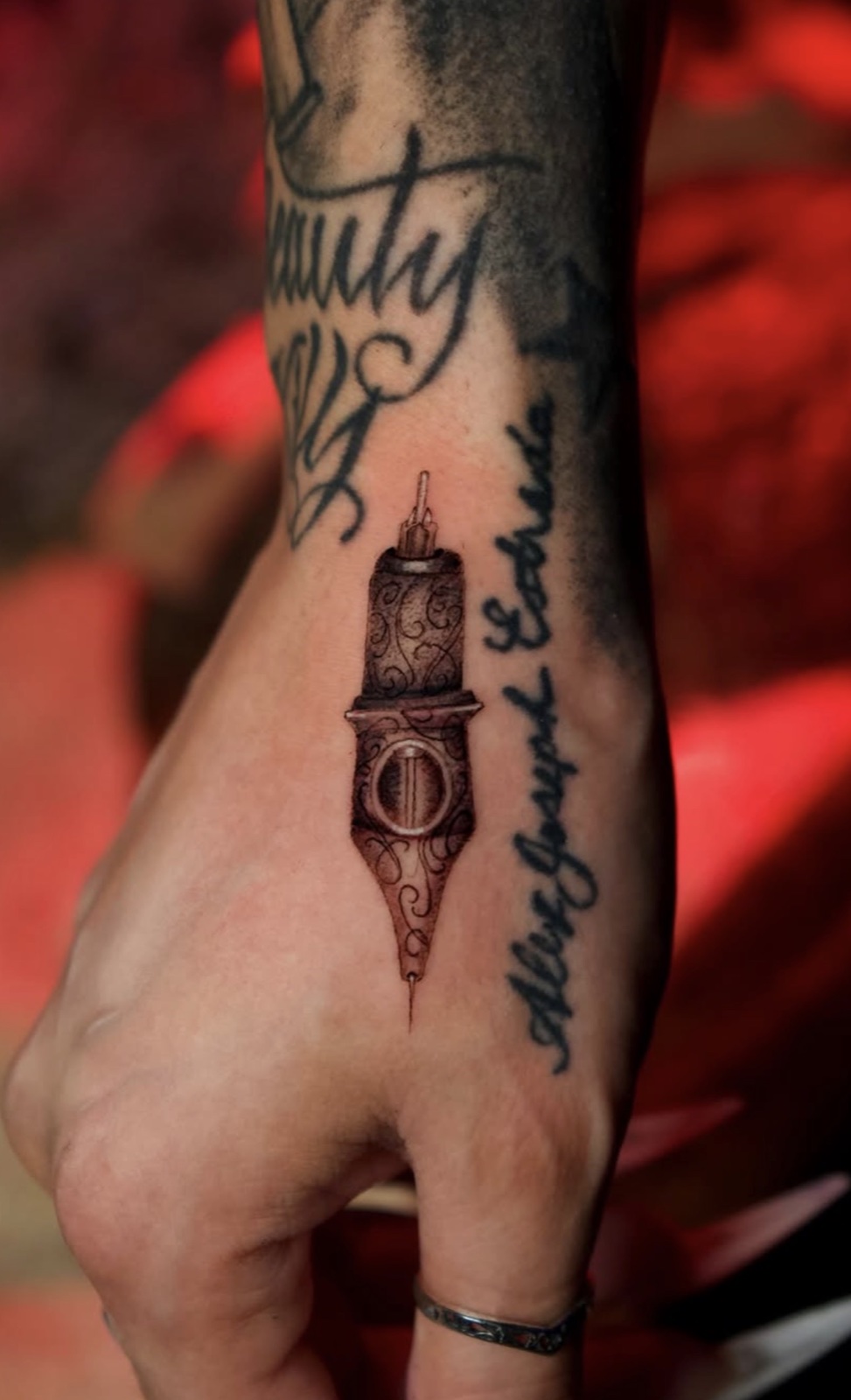 Freehand Lettering · Black & Grey · Fine Line tattoo by Damien