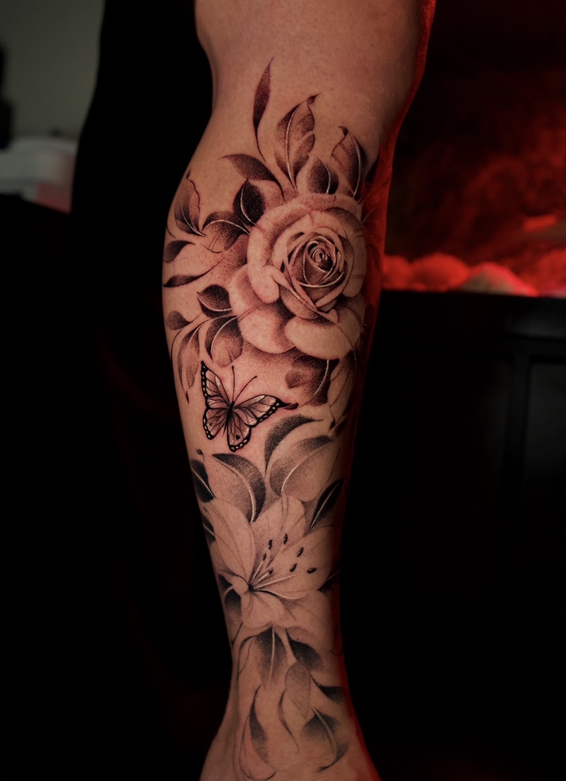 Black & Grey Realism · Stipple Shading · Fine Line tattoo by Henry