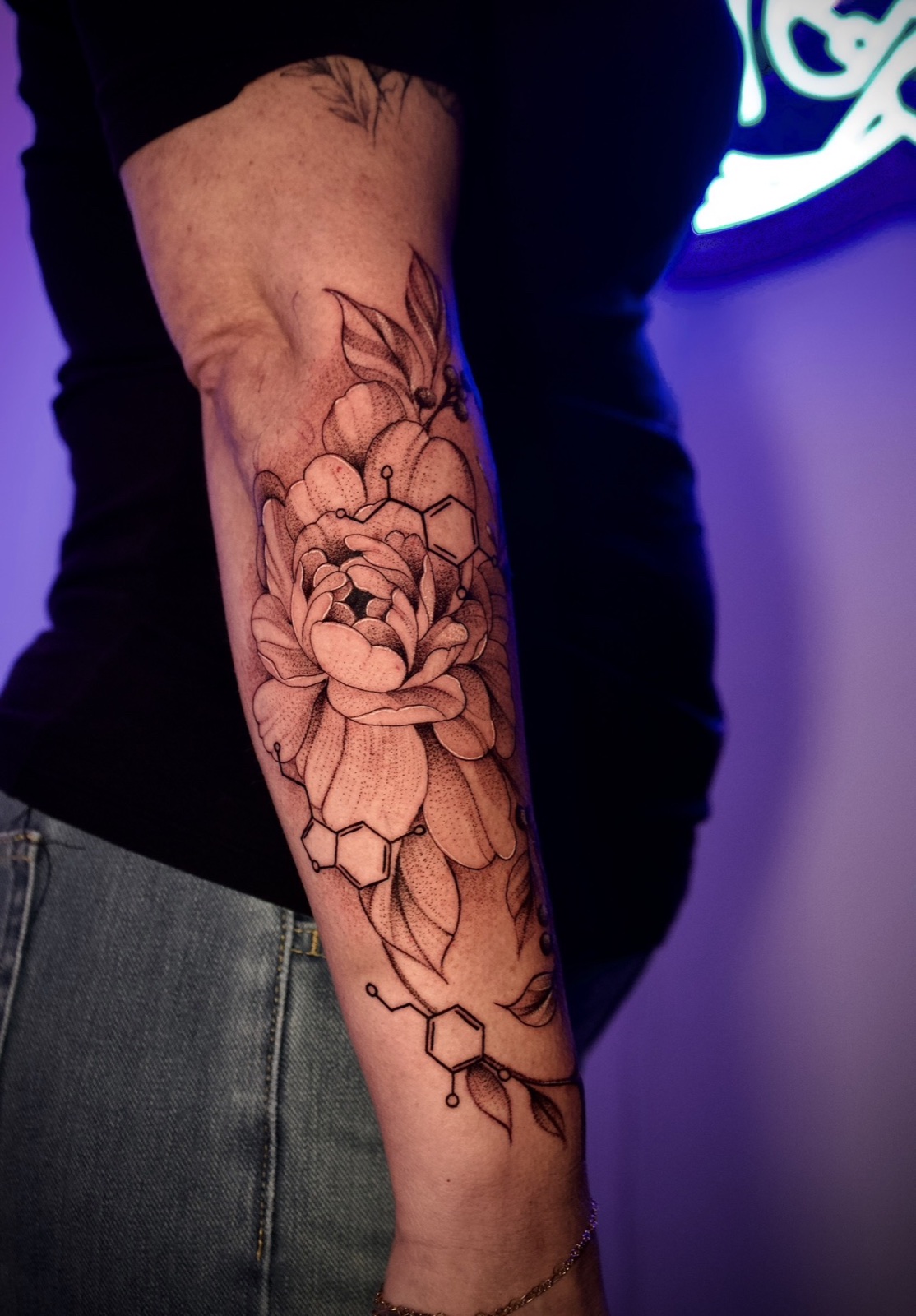Black & Grey Realism · Stipple Shading · Fine Line tattoo by Henry