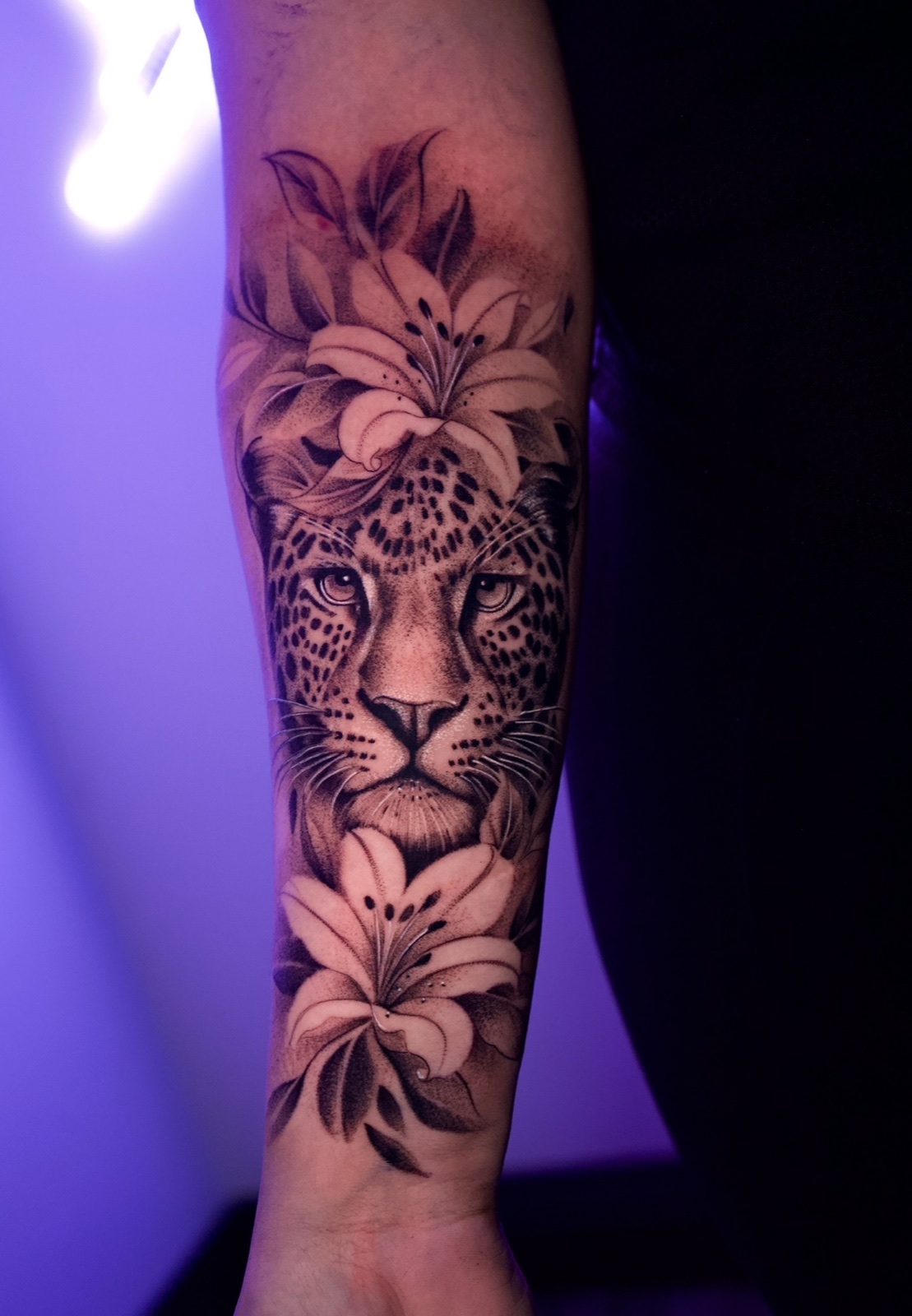 Black & Grey Realism · Stipple Shading · Fine Line tattoo by Henry
